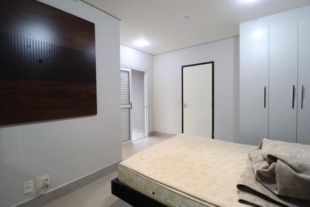 Casa de condomínio para alugar com 250m², 4 quartos e 4 vagasQuarto 3 - Suíte