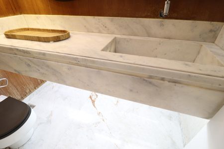 Casa de condomínio para alugar com 250m², 4 quartos e 4 vagasLavabo