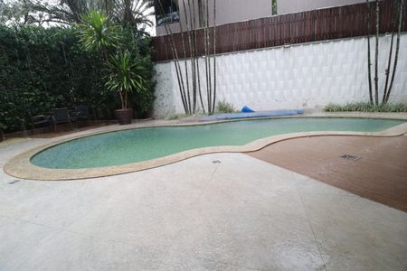 Casa de condomínio para alugar com 250m², 4 quartos e 4 vagasPiscina
