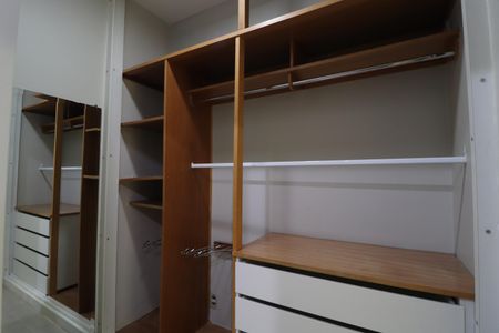 Casa de condomínio para alugar com 250m², 4 quartos e 4 vagasQuarto 1 - Suíte