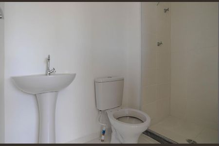 Banheiro de apartamento para alugar com 1 quarto, 59m² em Vila Francisco Remeikis, Taboão da Serra
