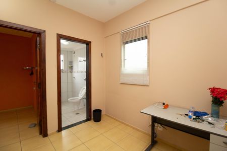 Casa à venda com 265m², 4 quartos e 10 vagas Casa à venda com 265m², 4 quartos e 10 vagasEscritório