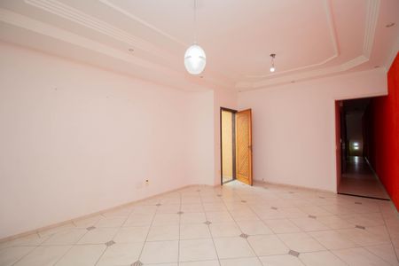 Casa à venda com 265m², 4 quartos e 10 vagas Casa à venda com 265m², 4 quartos e 10 vagasSala