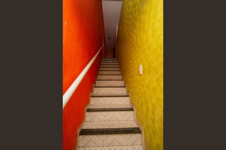 Casa à venda com 265m², 4 quartos e 10 vagas Casa à venda com 265m², 4 quartos e 10 vagasEscada