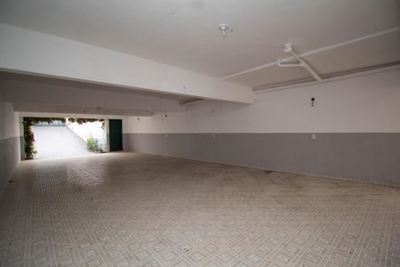 Casa à venda com 265m², 4 quartos e 10 vagas Casa à venda com 265m², 4 quartos e 10 vagasGaragem