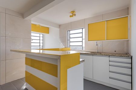 Cozinha  de apartamento para alugar com 2 quartos, 92m² em Vila Jardim, Porto Alegre