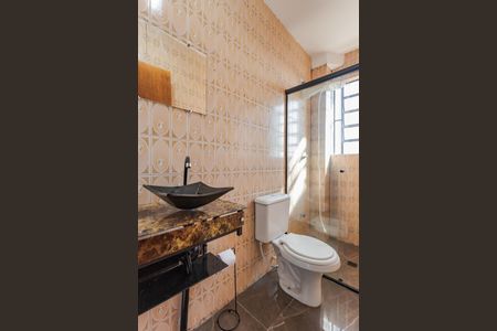 Banheiro de apartamento para alugar com 2 quartos, 92m² em Vila Jardim, Porto Alegre