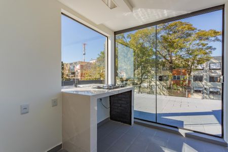 Área de serviço de apartamento para alugar com 2 quartos, 92m² em Vila Jardim, Porto Alegre