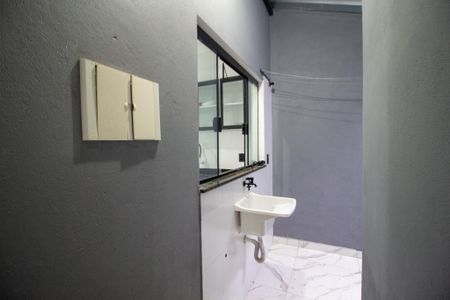 Casa para alugar com 60m², 2 quartos e 1 vagaÁrea de Serviço