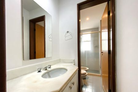 Apartamento à venda com 77m², 2 quartos e 1 vagaBanheiro