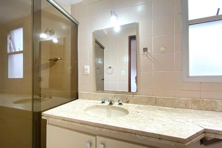 Apartamento à venda com 77m², 2 quartos e 1 vagaBanheiro da Suíte