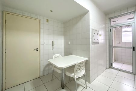 Apartamento à venda com 77m², 2 quartos e 1 vagaCozinha