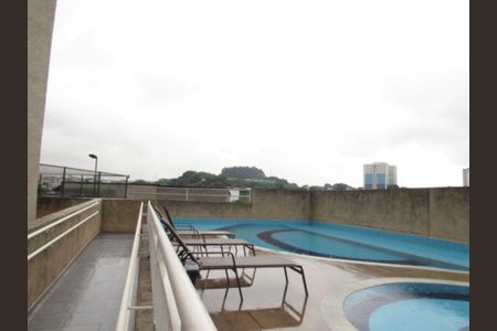 Apartamento à venda com 80m², 2 quartos e 2 vagas Apartamento à venda com 80m², 2 quartos e 2 vagasÁrea comum - Piscina