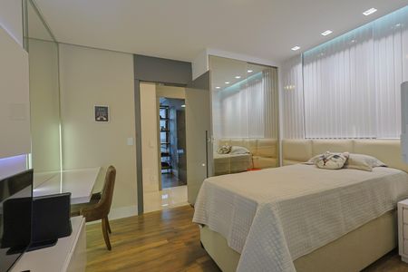 Apartamento à venda com 172m², 3 quartos e 1 vaga