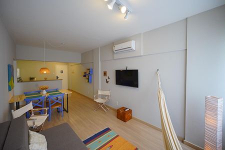 Sala de apartamento para alugar com 1 quarto, 53m² em Centro, Florianópolis