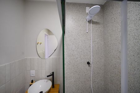 Banheiro de apartamento para alugar com 1 quarto, 53m² em Centro, Florianópolis