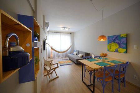 Sala de apartamento para alugar com 1 quarto, 53m² em Centro, Florianópolis
