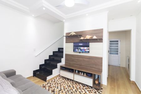 Sala de casa de condomínio para alugar com 2 quartos, 58m² em Cidade Líder, São Paulo