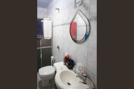 Casa à venda com 187m², 2 quartos e 1 vaga Casa à venda com 187m², 2 quartos e 1 vagaBanheiro