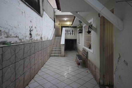 Casa à venda com 187m², 2 quartos e 1 vaga Casa à venda com 187m², 2 quartos e 1 vagaCorredor externo