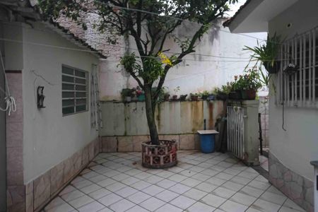 Casa à venda com 187m², 2 quartos e 1 vaga Casa à venda com 187m², 2 quartos e 1 vagaQuintal