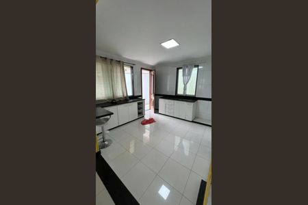 Casa para alugar com 4 quartos, 280m² em Cabral, Contagem