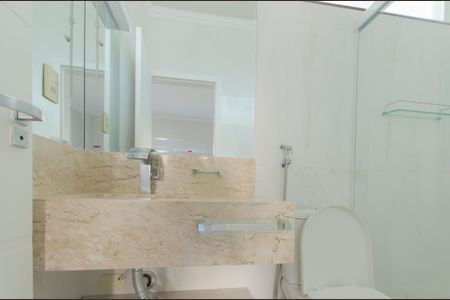 Casa para alugar com 230m², 2 quartos e 2 vagas Casa para alugar com 230m², 2 quartos e 2 vagasBanheiro da Suíte 1