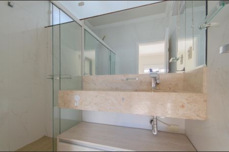 Casa para alugar com 230m², 2 quartos e 2 vagas Casa para alugar com 230m², 2 quartos e 2 vagasBanheiro da Suíte 2