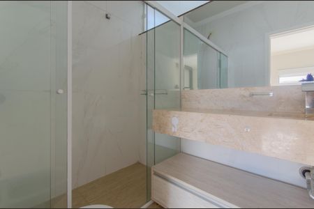 Casa para alugar com 230m², 2 quartos e 2 vagas Casa para alugar com 230m², 2 quartos e 2 vagasBanheiro da Suíte 2