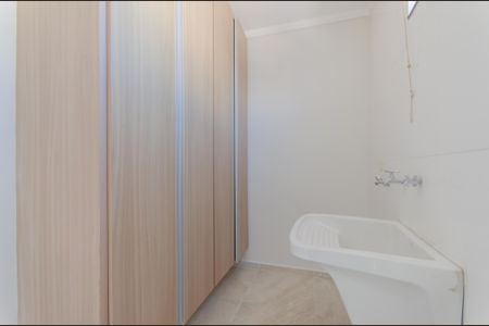 Casa para alugar com 230m², 2 quartos e 2 vagas Casa para alugar com 230m², 2 quartos e 2 vagasÁrea de Serviço