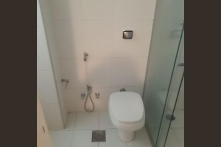 Banheiro de apartamento à venda com 2 quartos, 97m² em Sumaré, São Paulo