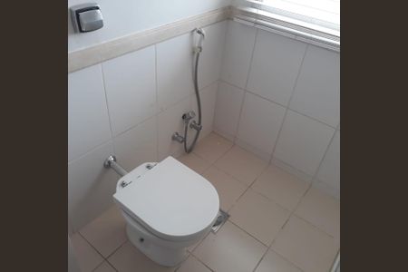 Banheiro de apartamento à venda com 2 quartos, 97m² em Sumaré, São Paulo