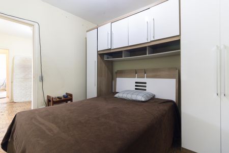 Casa à venda com 200m², 3 quartos e 2 vagas Casa à venda com 200m², 3 quartos e 2 vagasQuarto - Edícula