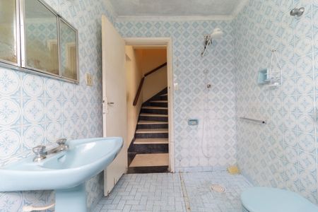 Casa à venda com 200m², 3 quartos e 2 vagas Casa à venda com 200m², 3 quartos e 2 vagasBanheiro 2