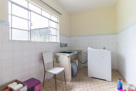 Casa à venda com 200m², 3 quartos e 2 vagas Casa à venda com 200m², 3 quartos e 2 vagasLavanderia - Edícula