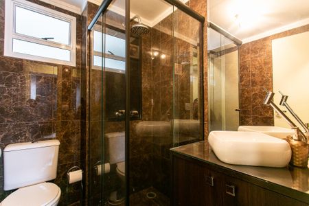 Apartamento à venda com 73m², 2 quartos e 1 vaga Apartamento à venda com 73m², 2 quartos e 1 vagaBanheiro Social