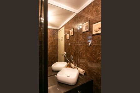 Apartamento à venda com 73m², 2 quartos e 1 vaga Apartamento à venda com 73m², 2 quartos e 1 vagaBanheiro Social