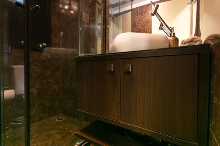 Apartamento à venda com 73m², 2 quartos e 1 vaga Apartamento à venda com 73m², 2 quartos e 1 vagaBanheiro Social