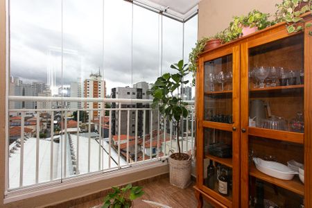 Apartamento à venda com 73m², 2 quartos e 1 vaga Apartamento à venda com 73m², 2 quartos e 1 vagaVaranda