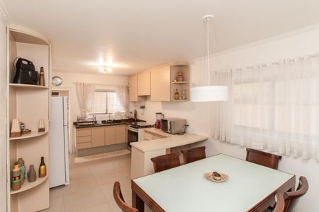 Casa para alugar com 141m², 3 quartos e 2 vagasCozinha