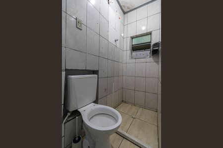 Banheiro  de casa para alugar com 1 quarto, 47m² em Vila Marieta, São Paulo