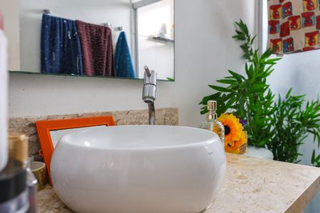 Apartamento à venda com 74m², 2 quartos e 1 vaga Apartamento à venda com 74m², 2 quartos e 1 vagaBanheiro da Suíte