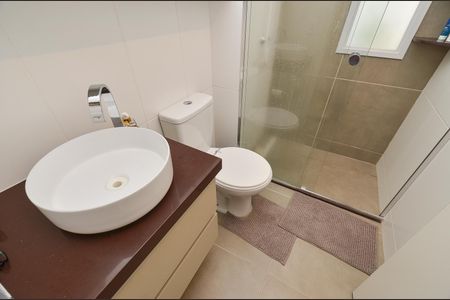 Apartamento à venda com 57m², 2 quartos e 2 vagasBanheiro Social