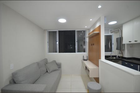 Sala de apartamento para alugar com 2 quartos, 50m² em Guadalupe, Rio de Janeiro