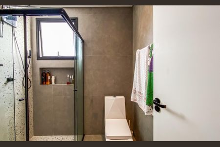 Casa à venda com 600m², 3 quartos e 8 vagasBanheiro da Suíte 2