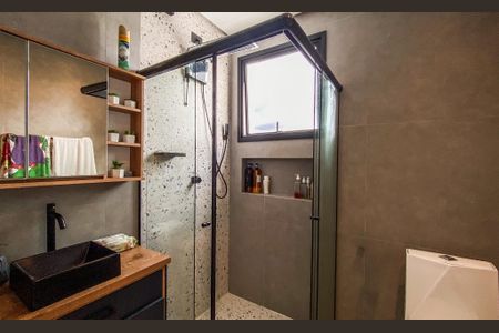 Casa à venda com 600m², 3 quartos e 8 vagasBanheiro da Suíte 2