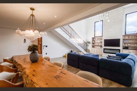 Casa à venda com 600m², 3 quartos e 8 vagasSalam