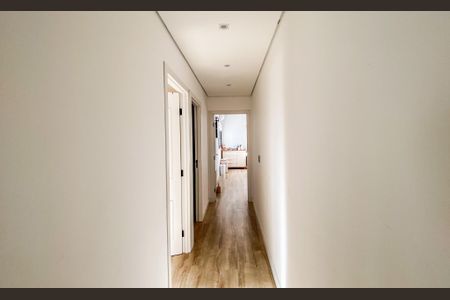 Casa à venda com 600m², 3 quartos e 8 vagasCorredor 