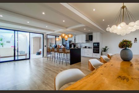 Casa à venda com 600m², 3 quartos e 8 vagasCozinha 