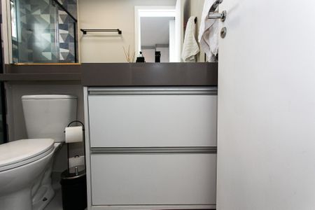 Apartamento à venda com 52m², 2 quartos e 1 vaga Apartamento à venda com 52m², 2 quartos e 1 vagaBanheiro da Suíte